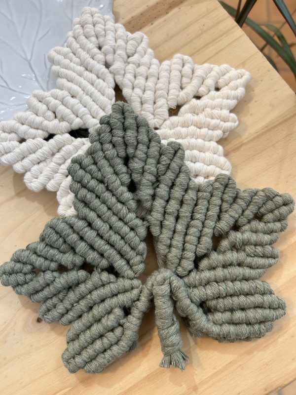 Feuille d'automne en macramé
