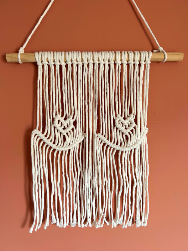 Tenture macramé Octobre rose
