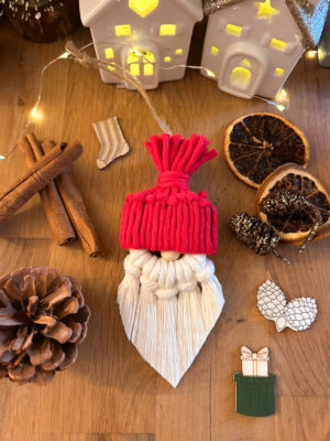 père noel rouge macramé