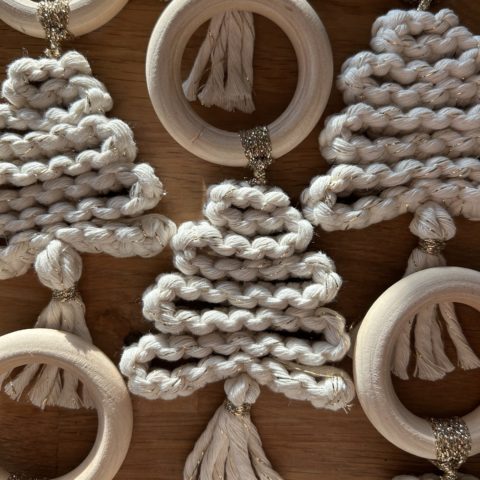 ronds de serviette sapin en macramé