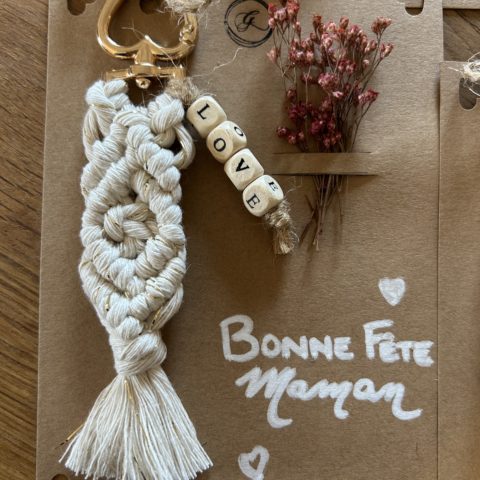 porte clé en macramé personnalisé