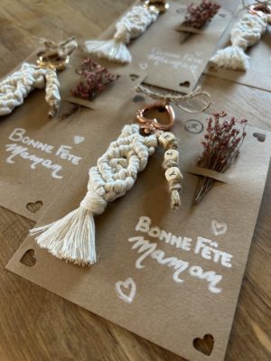 Porte-clés en macramé personnalisé