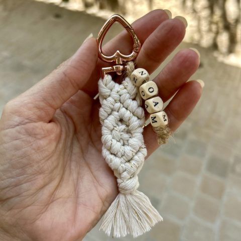 porte clés en macramé personnalisable