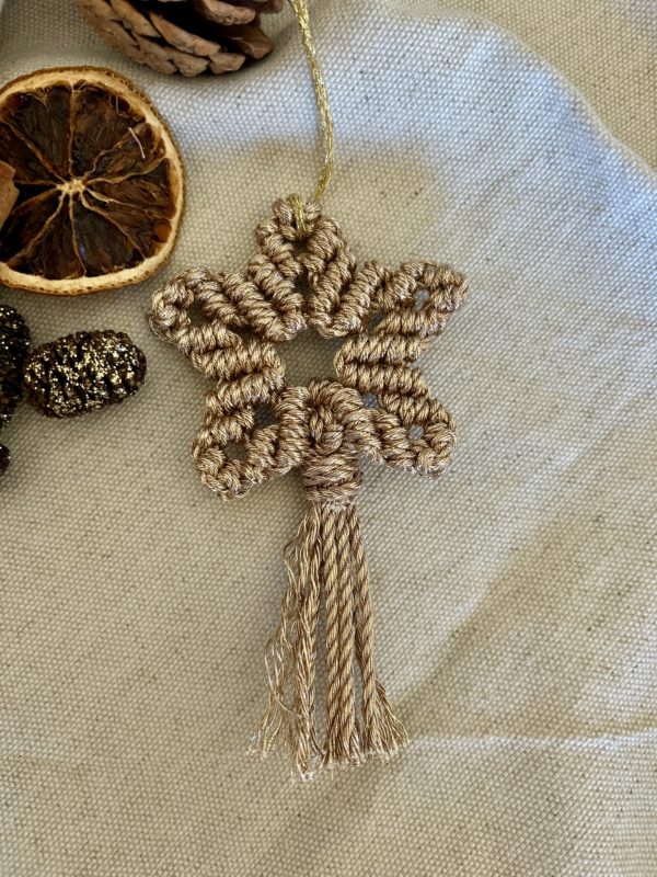Etoile filante en macramé