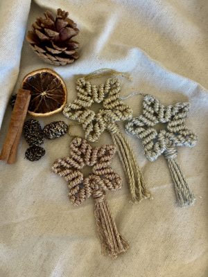 Etoile filante en macramé