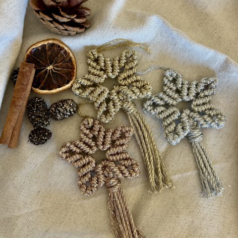 Etoile filante en macramé