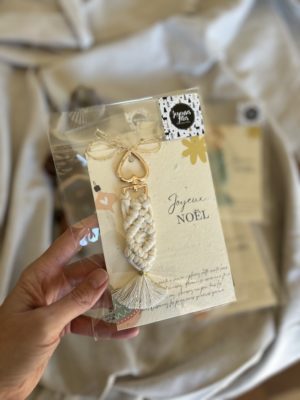 porte clés en macramé et sa carte à semer joyeux noël