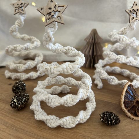 sapin à poser en macramé